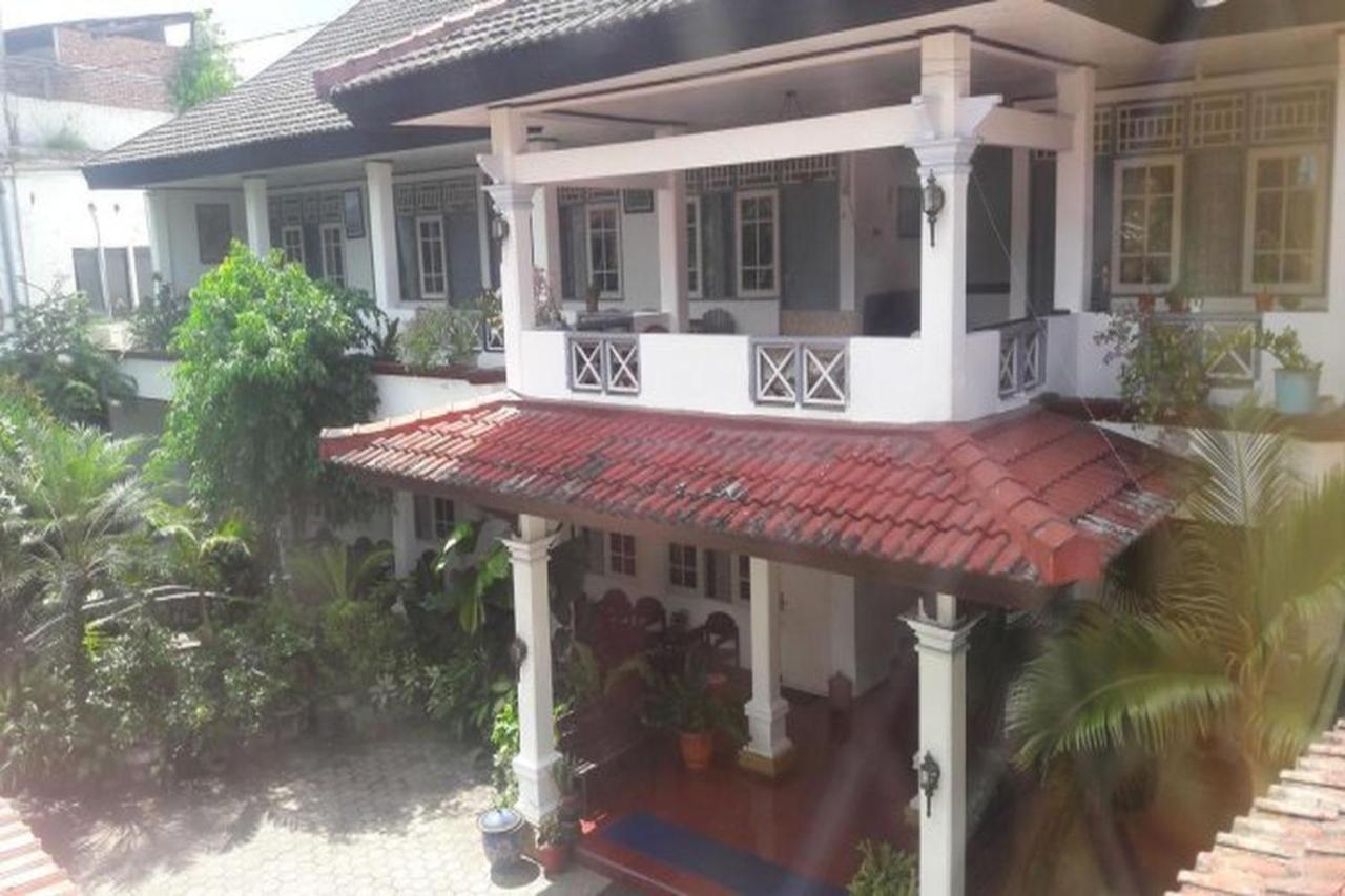 Hotel Airlangga Mataram Exteriér fotografie