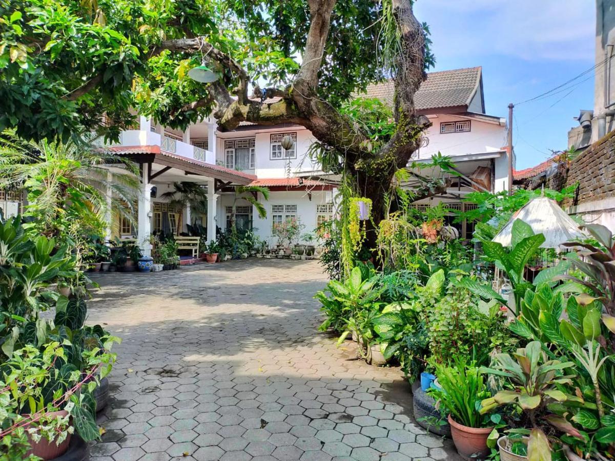 Hotel Airlangga Mataram Exteriér fotografie
