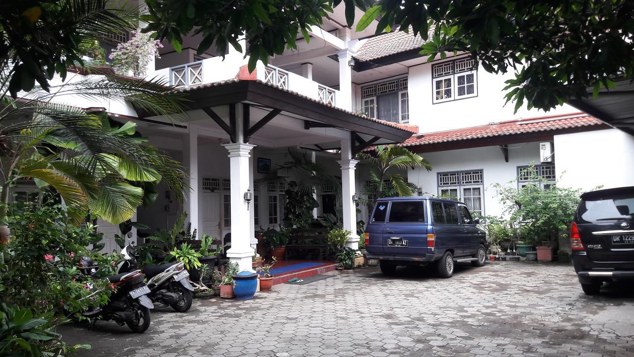 Hotel Airlangga Mataram Pokoj fotografie